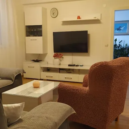 Nina Appartement Makarska