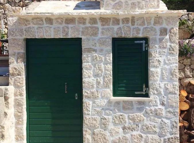 Nina Apartman Makarska