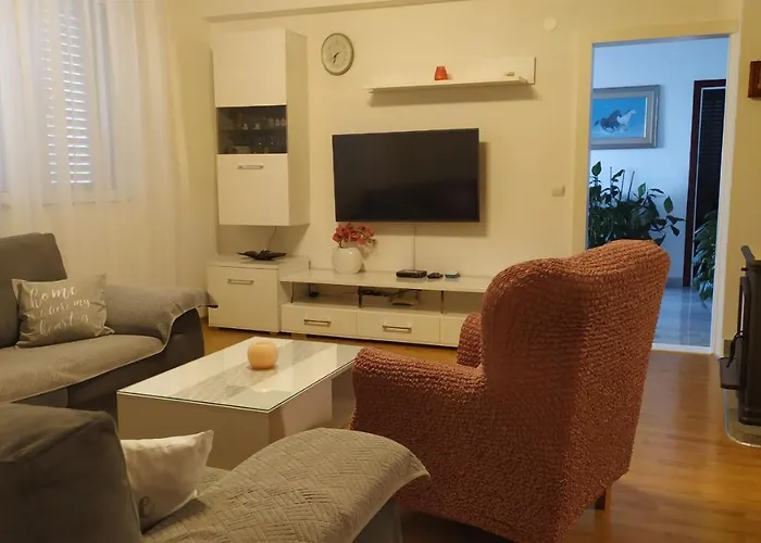 Nina Apartman Makarska