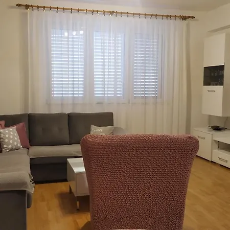 Διαμέρισμα Nina *